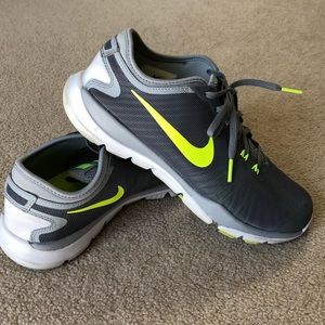 Nike fit sole sneakers size 7